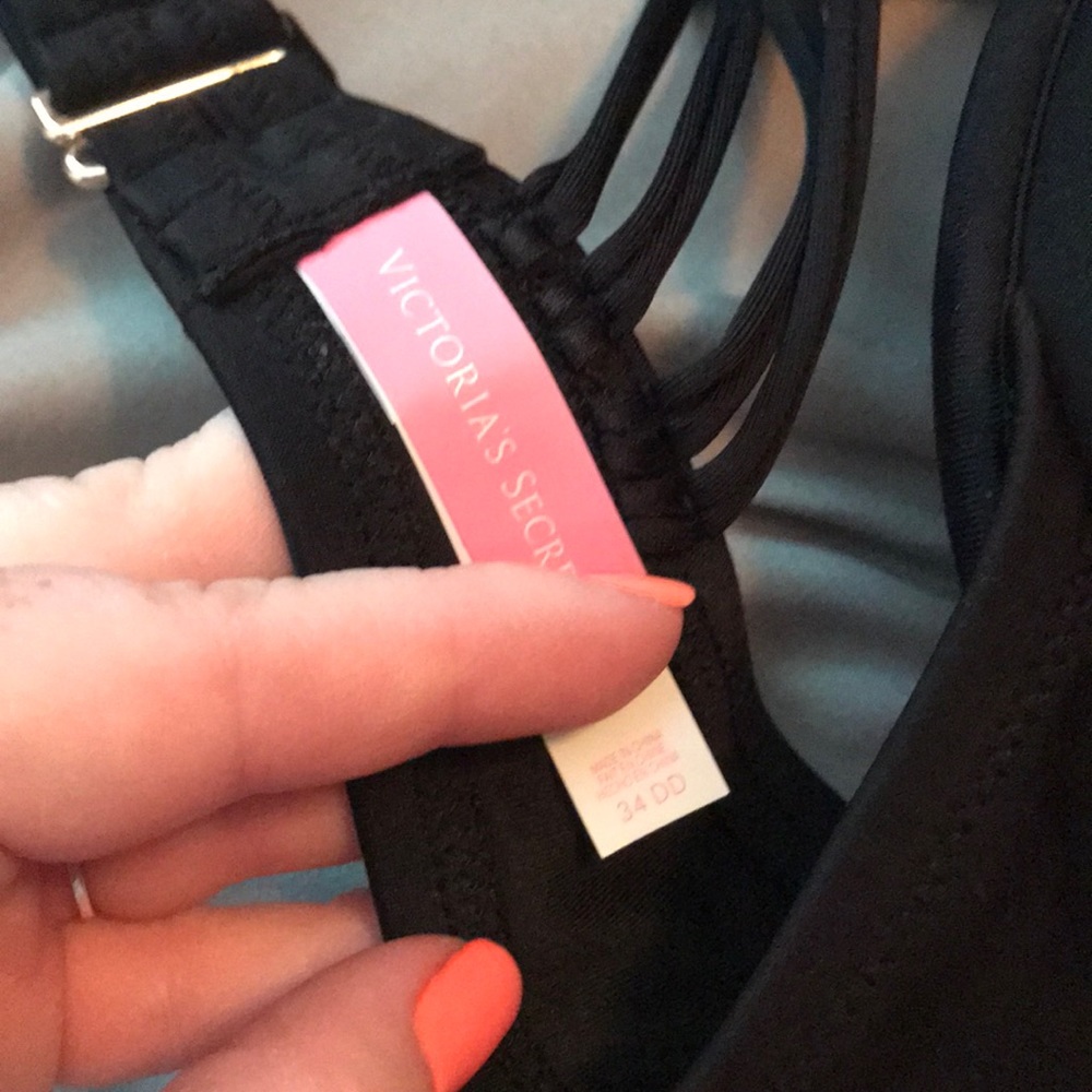 Victoria’s Secret Bikini Top NWOT - Picture 3 of 3